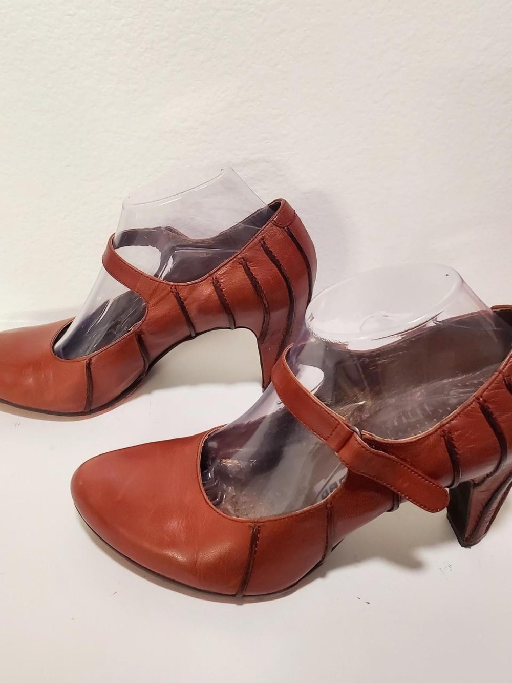 VINTAGE TSUBO Brown Leather Mary Janes, women's size 9